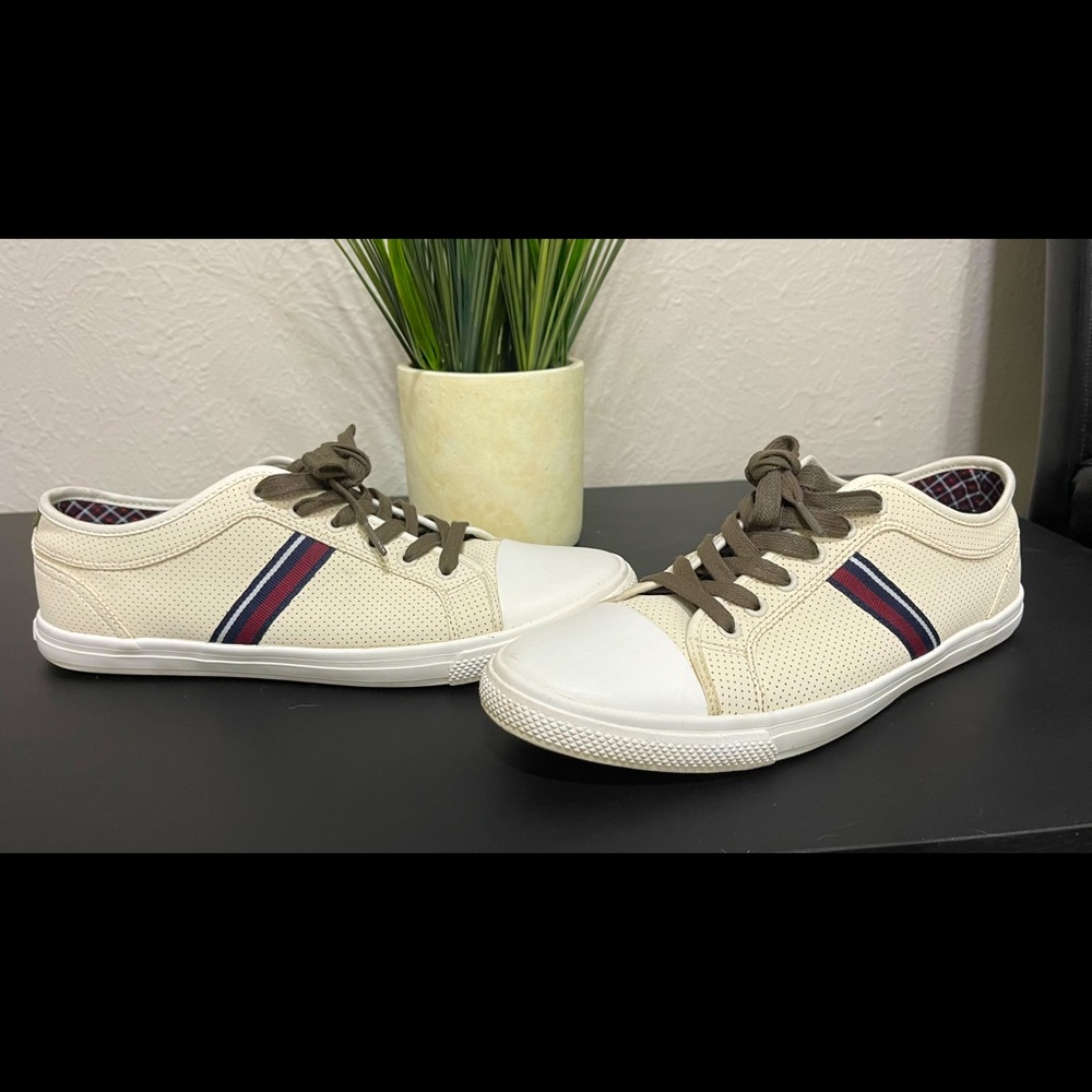 Ben Sherman cream color almost new